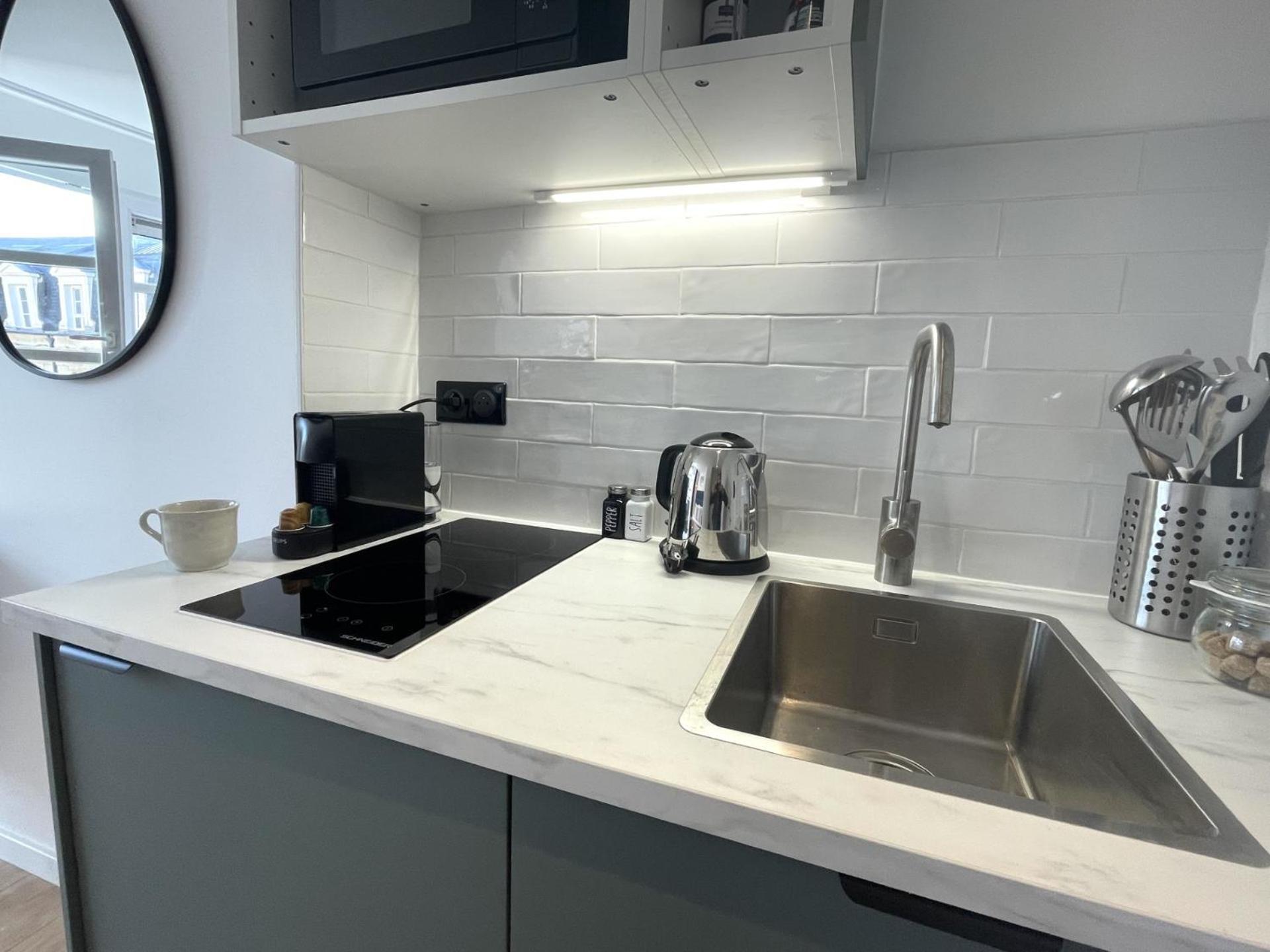 Sous Le Chene Bleu - Appartement Cosy Au Coeur De ดีจอง ภายนอก รูปภาพ