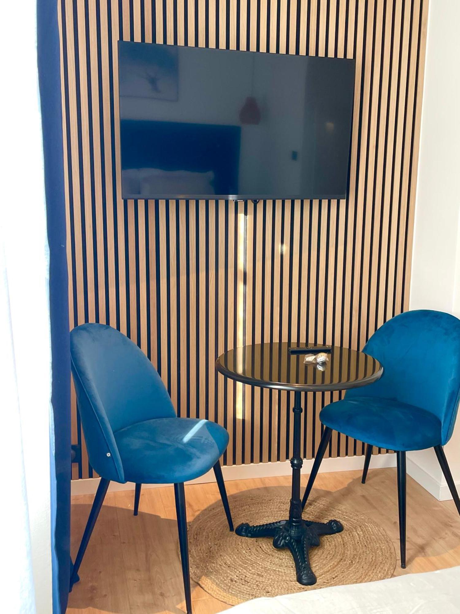 Sous Le Chene Bleu - Appartement Cosy Au Coeur De ดีจอง ภายนอก รูปภาพ